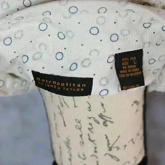 Lord & Taylor 100% silk cream w/ grey/blue pattern size Men's Large button down - Picture 7 of 9